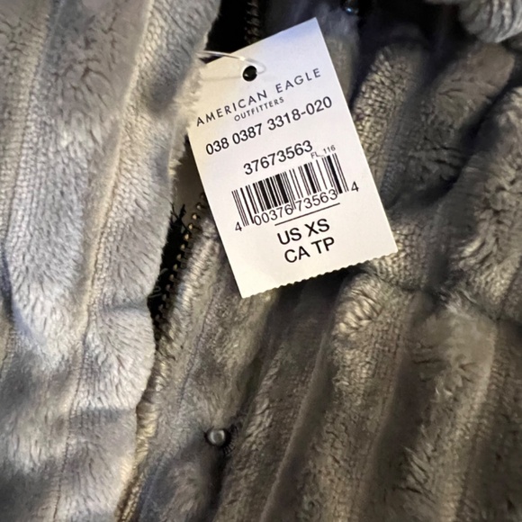 American Eagle grey puffy textured corduroy coat - Picture 3 of 12